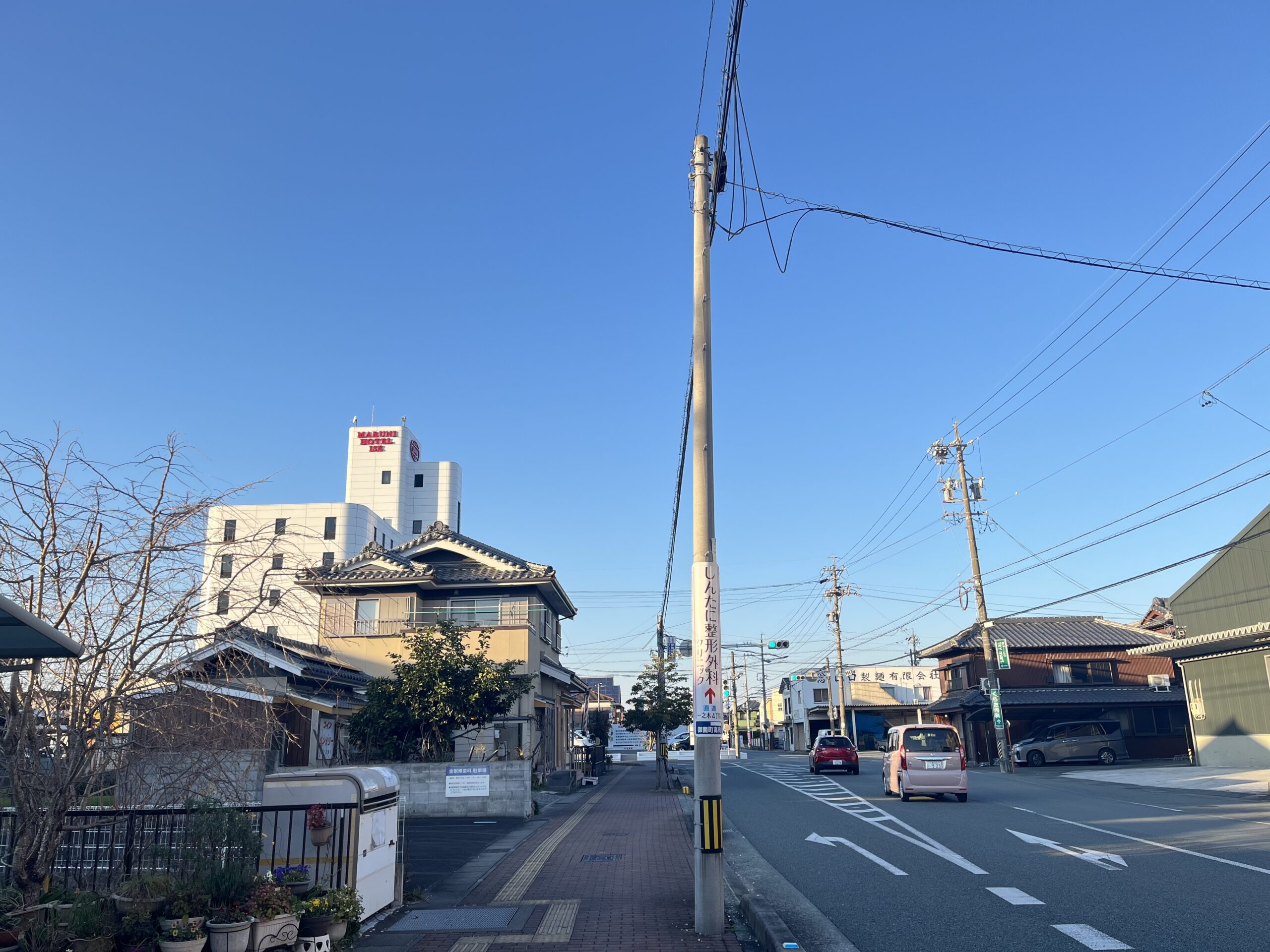 丸二ホテル伊勢前の交差点